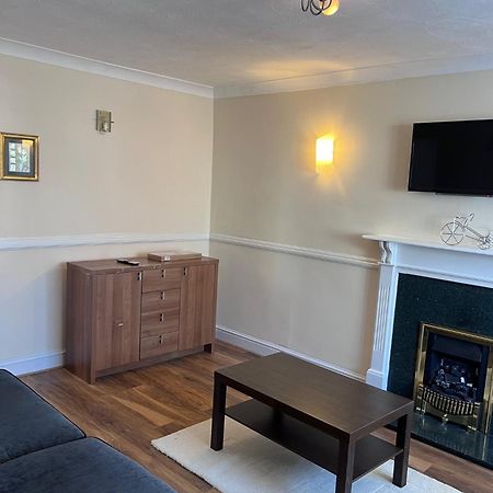 Newport Pagnel Guest House Нюпорт Пагнел Екстериор снимка