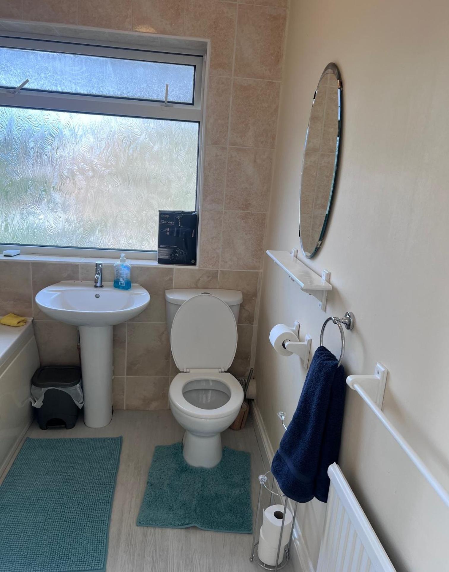 Newport Pagnel Guest House Нюпорт Пагнел Екстериор снимка