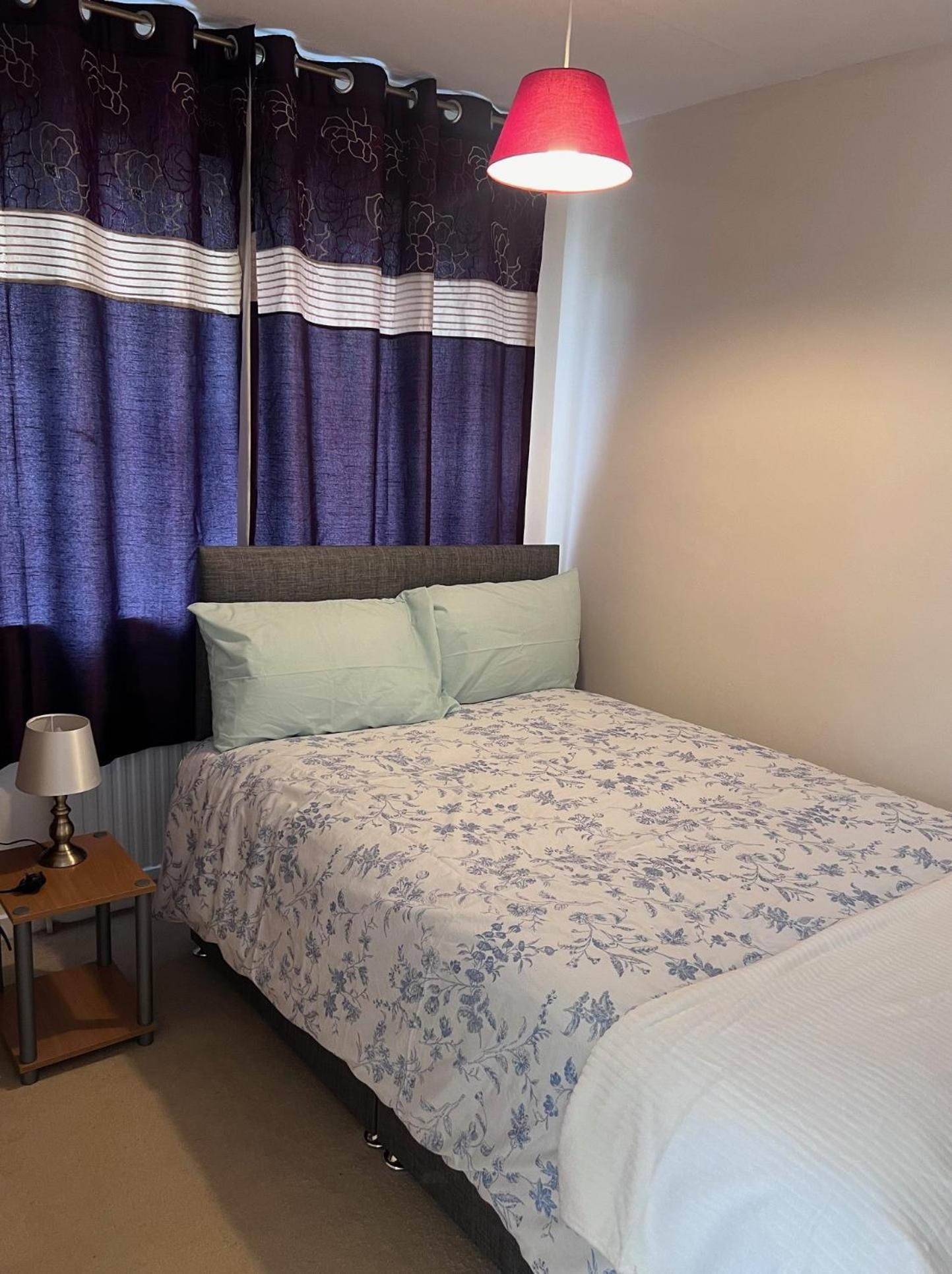 Newport Pagnel Guest House Нюпорт Пагнел Екстериор снимка