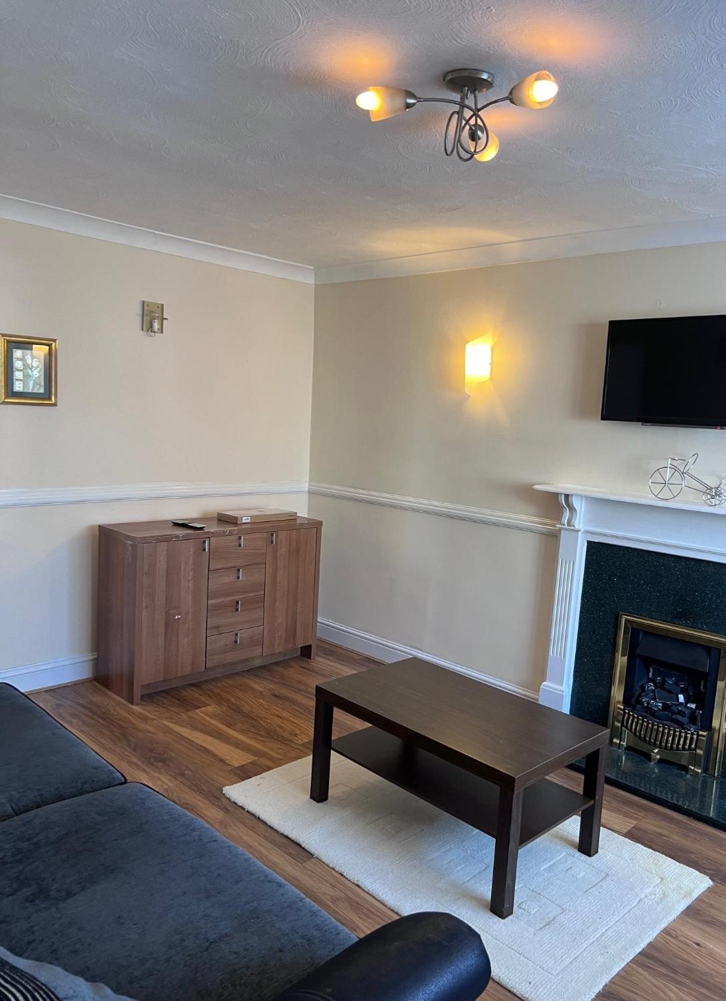 Newport Pagnel Guest House Нюпорт Пагнел Екстериор снимка